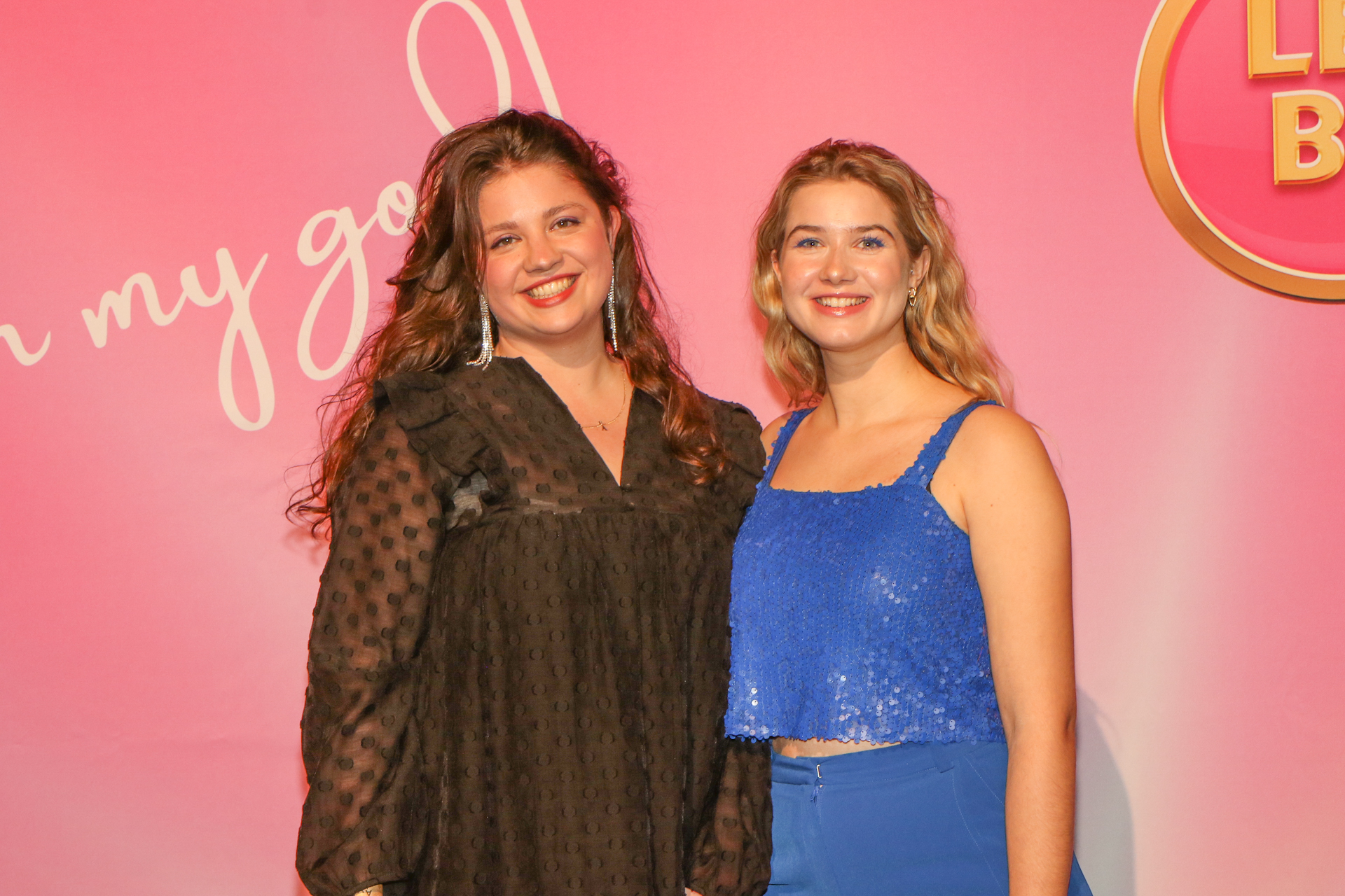 Charlotte Sieben met vriendin Annelien